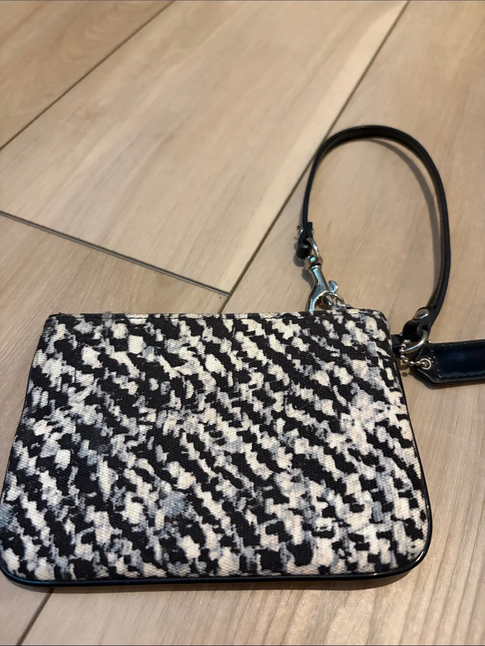 Coach Donegal Black White Wristlet Wallet